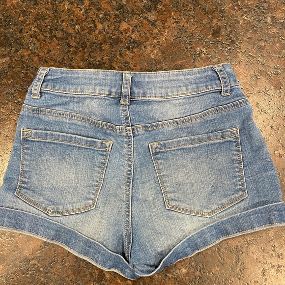 Juniors jean short - Picture 3 of 3
